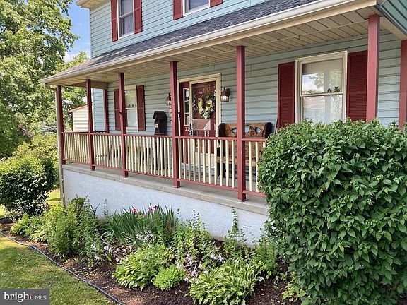 4th image of 22 Meadowview Dr