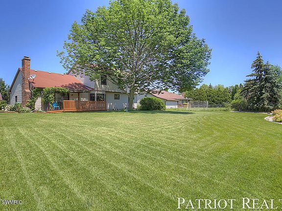3rd image of 2074 Wolfboro Dr SE