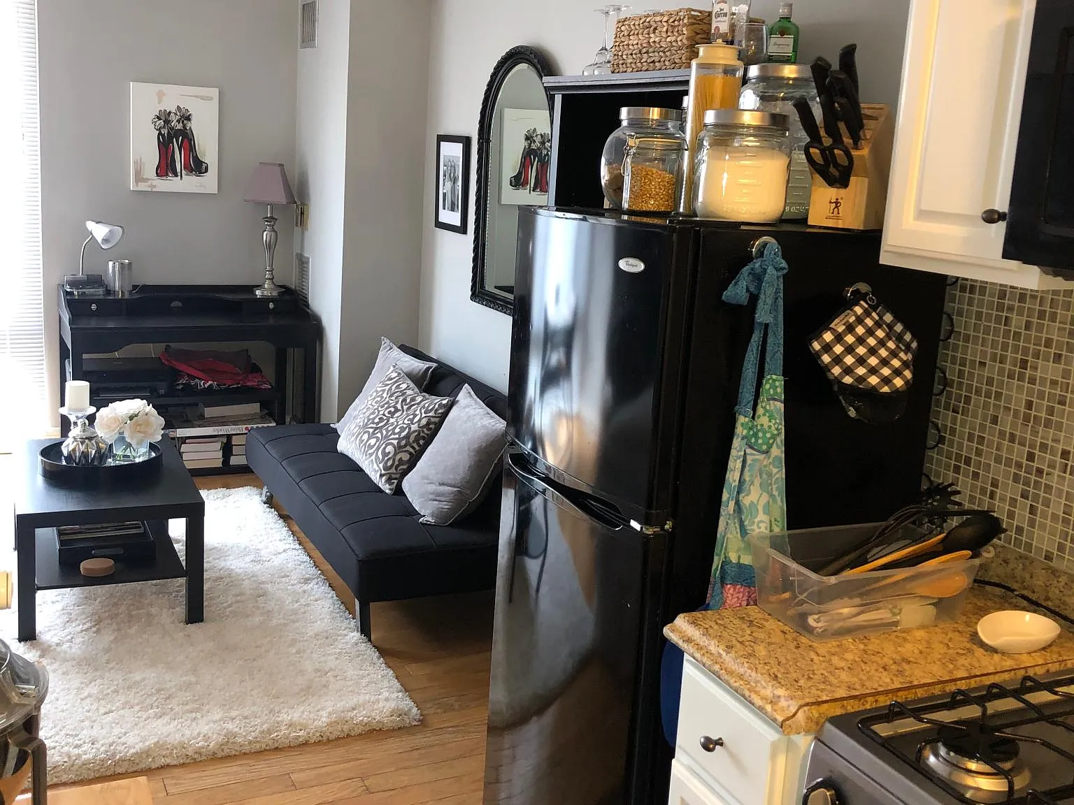 Studio, 400 sqft, $1,895 — Photo 3