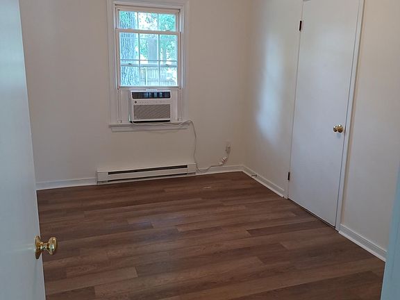 5th image of 19 S Holly Ave
