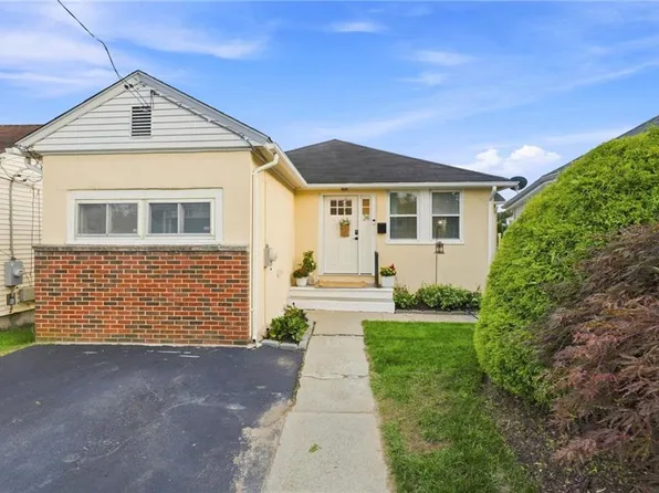 24 Borden Ave, Johnston, RI 02919
