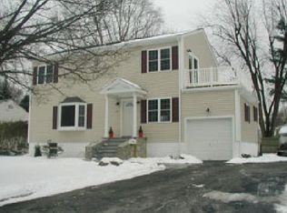 126 Sutton Dr, Stamford, CT 06906