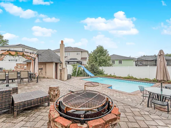 14 Walnut Place image 4 of 47