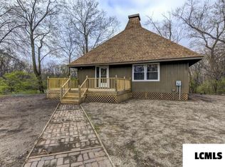 22 S Lake Rd, Lincoln, IL 62656