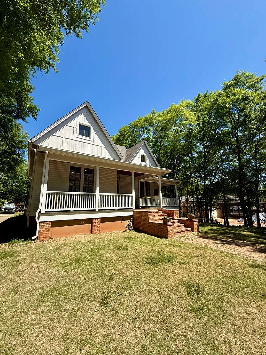 Building Photo - 738 Boulevard