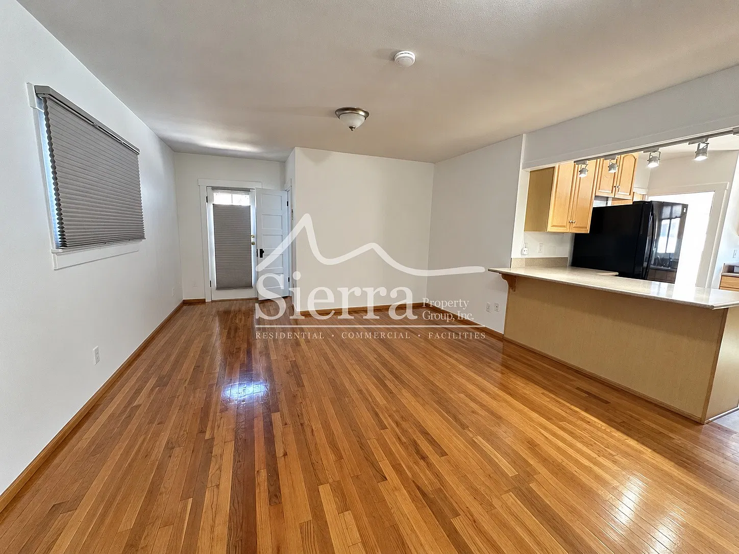 907Bath1/2 — Photo 3