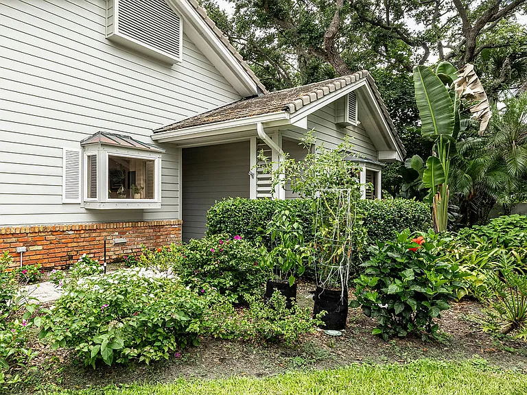 300 S Peppertree Dr — Photo 52