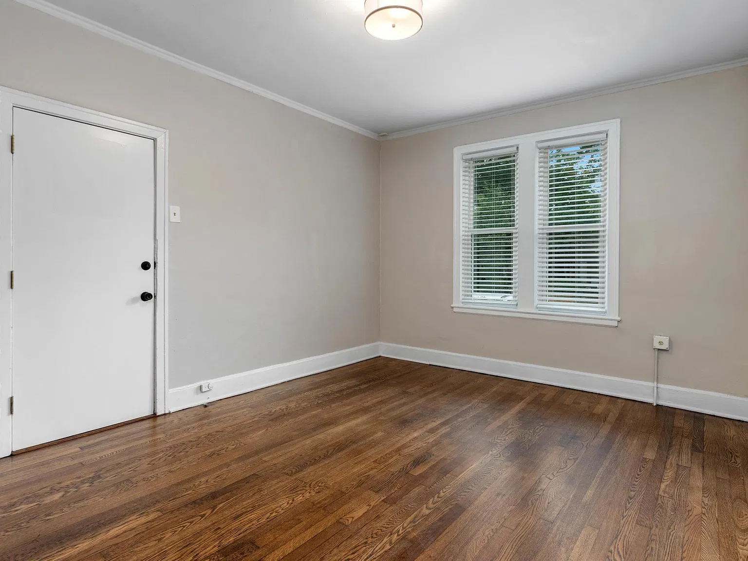 142 Stonewall St — Photo 4