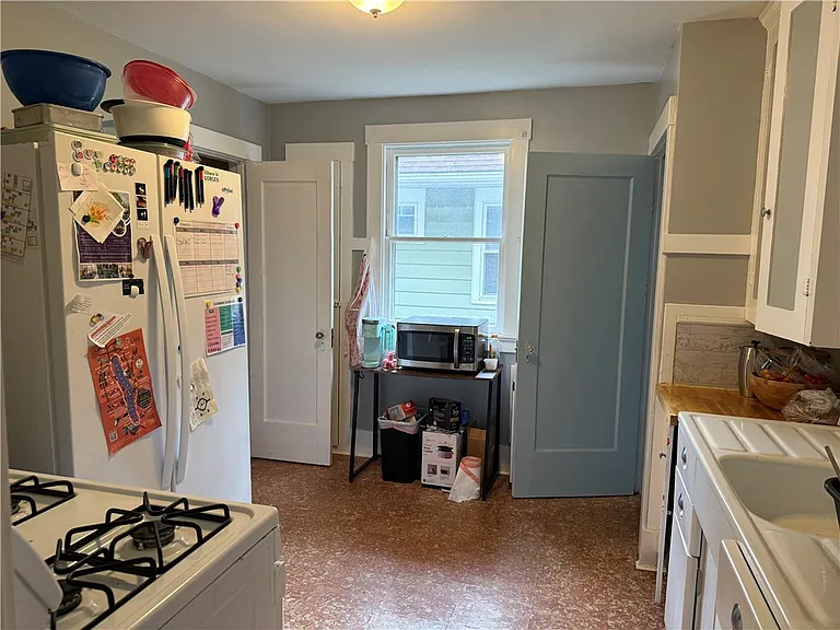197 Rossiter Rd — Photo 8