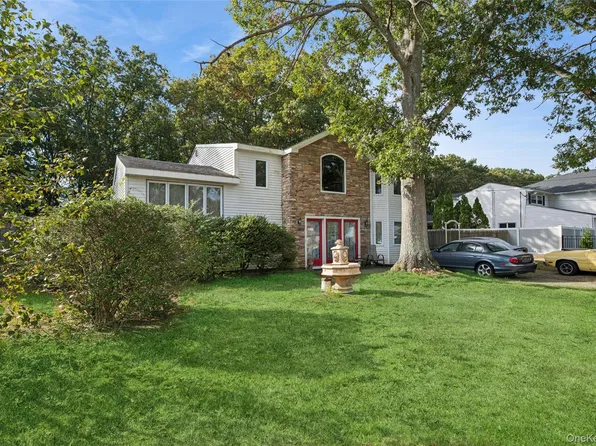 10 Elk Lane, South Setauket, NY 11720