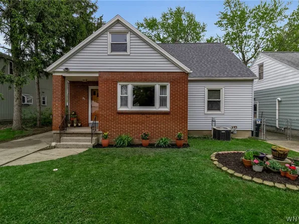 86 School St, Kenmore, NY 14217