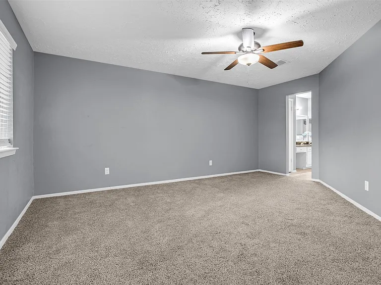 13915 Old Village Ln — Photo 10