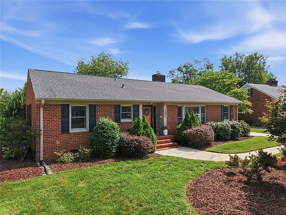 2nd image of 2807 Northampton Dr