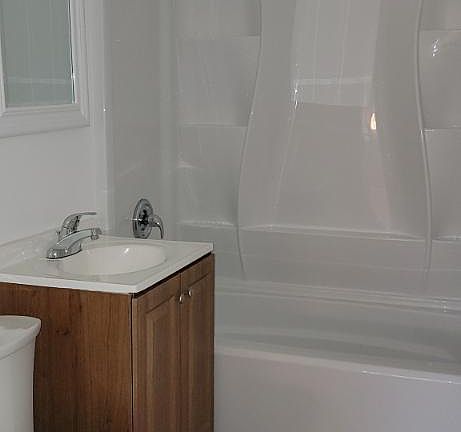 3rd image of 1025 Woodlawn Ave #A