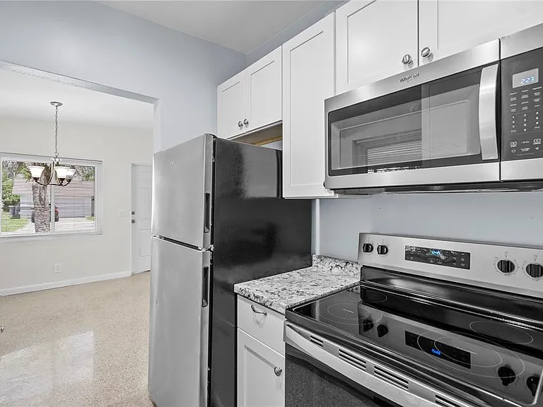 5212 N Indiana Ave — Photo 4