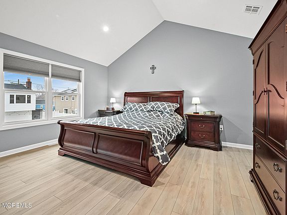 3rd image of 5 Limerick Place