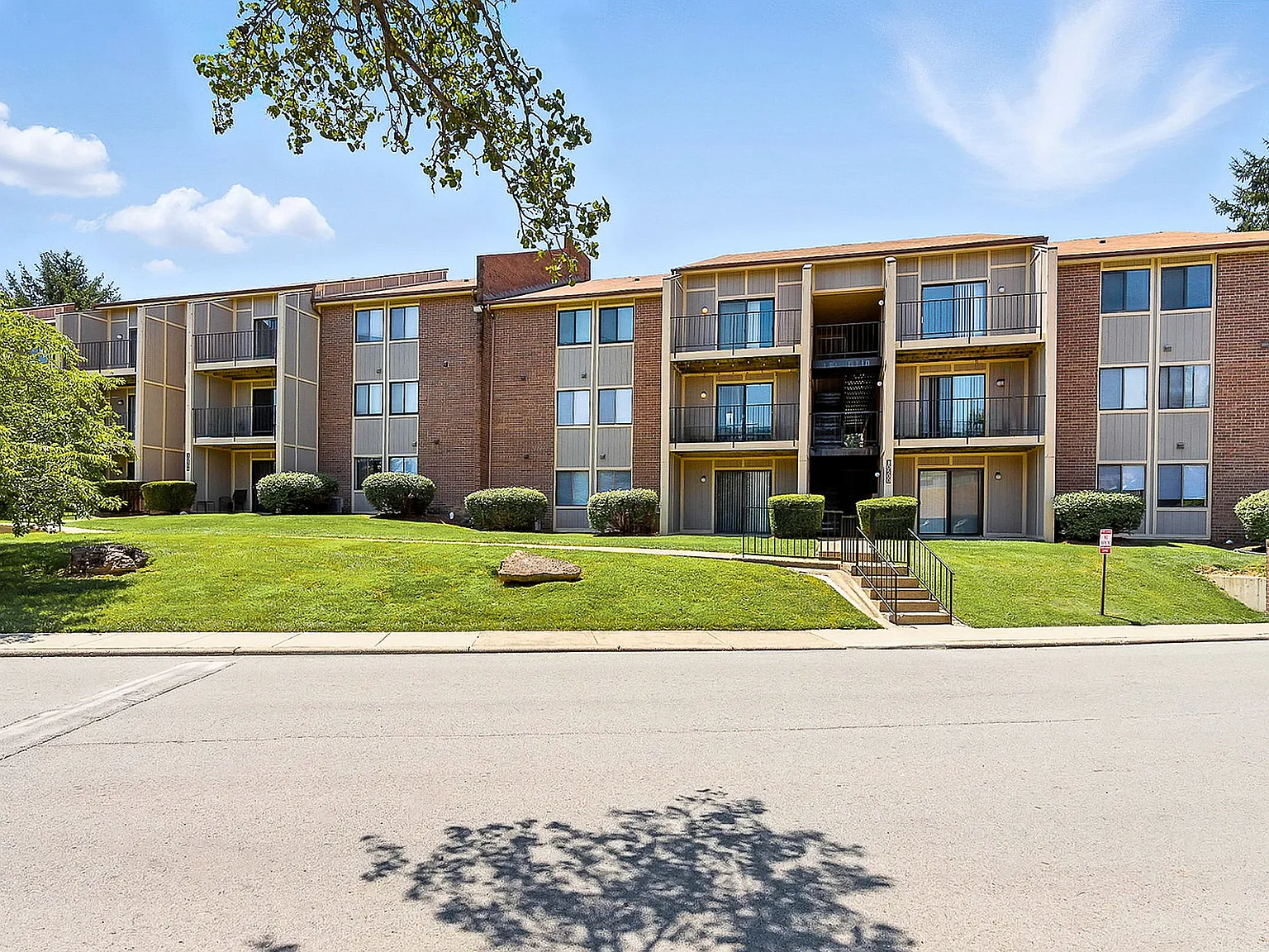 Boulder Creek Apartments — Photo 3