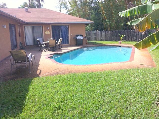 2nd image of 6821 SW 44th St