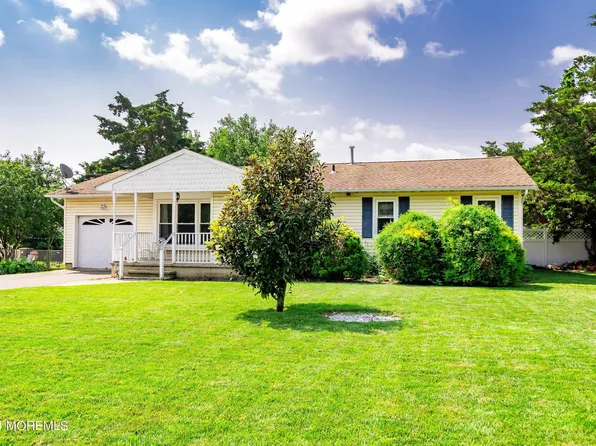 26 Veeder Lane, Bayville, NJ 08721