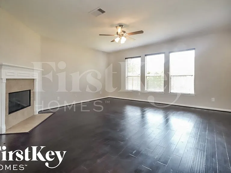 4485 Costa Brava Park — Photo 3