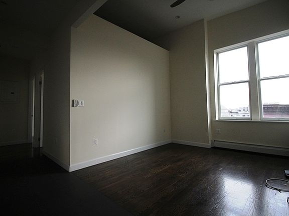 2nd image of 837 Manhattan Ave