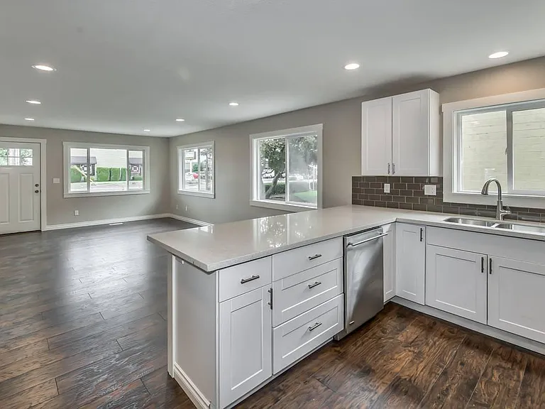 2945 SE Cornelius Pass Rd #A — Photo 6