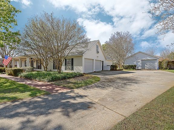 4th image of 110 Doncaster Way