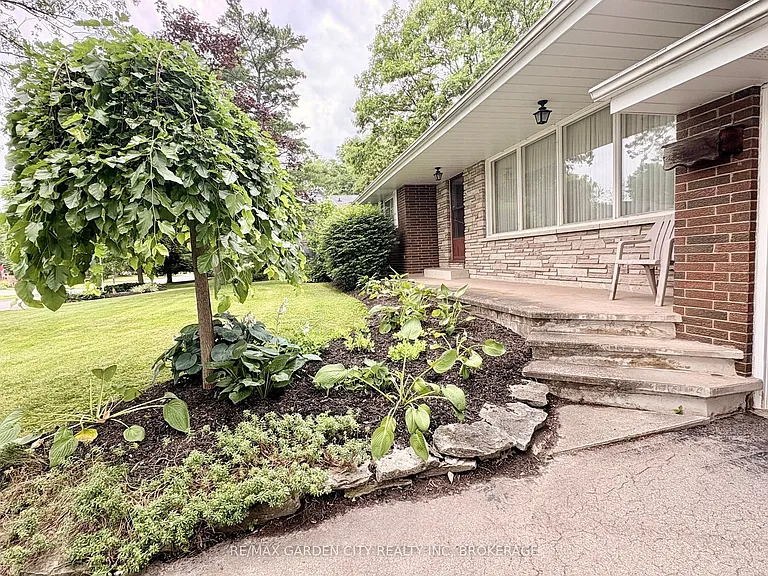 51 Bacon Ln — Photo 3