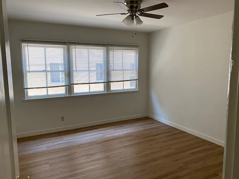 10940 Roebling Ave #10946-1/2 — Photo 8