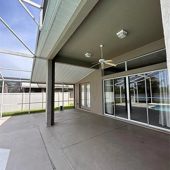 13813 Bluewater Cir — Photo 35