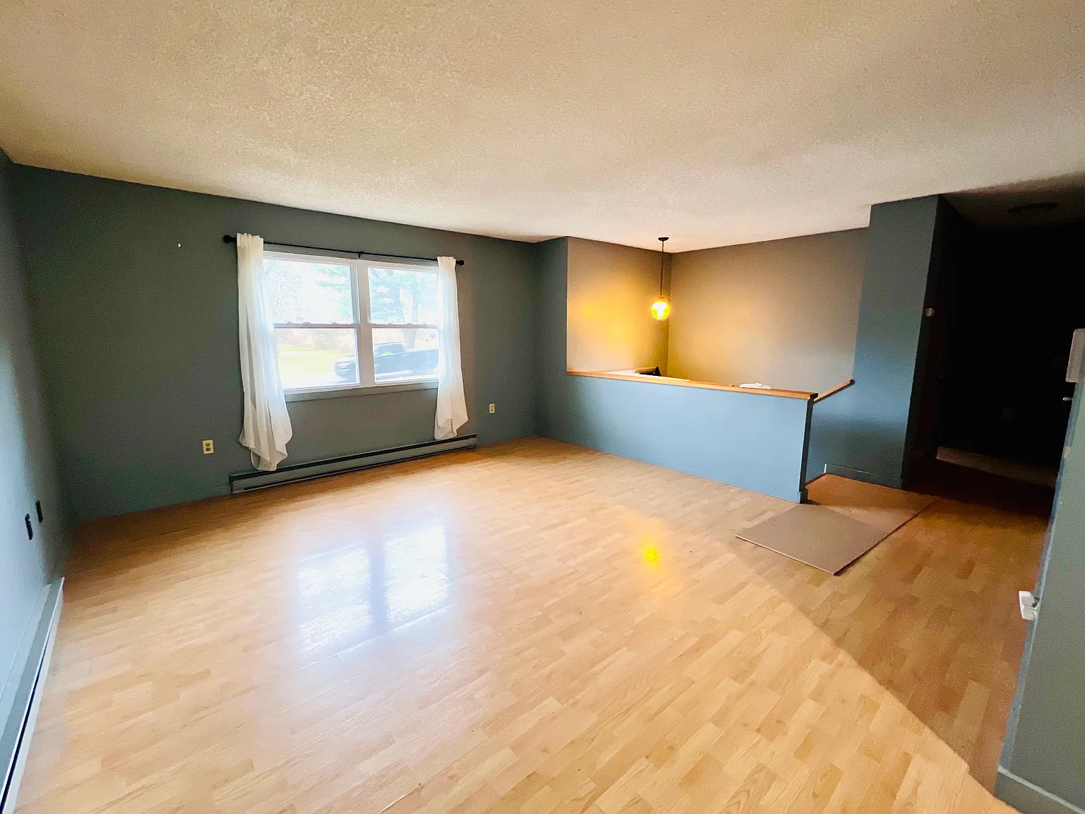 2 bed, 1295 sqft, $2,200 — Photo 4