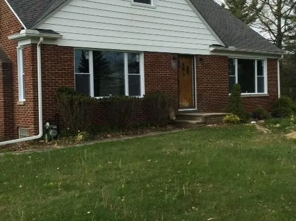7812 Snowville Rd, Brecksville, OH 44141