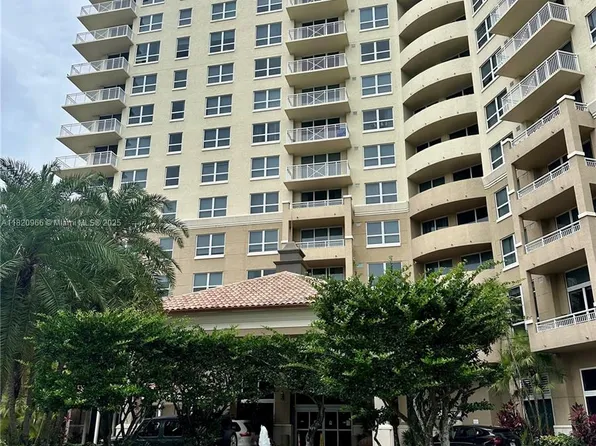 19501 W Country Club Dr APT 914, Aventura, FL 33180