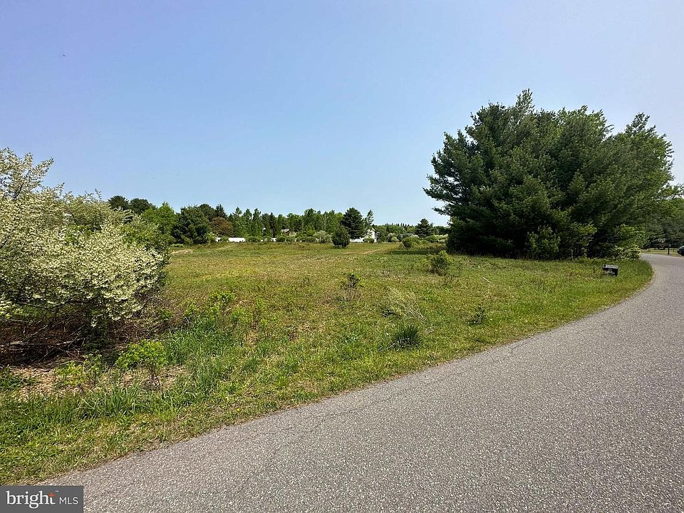 1st image of 814 Leslie Ln