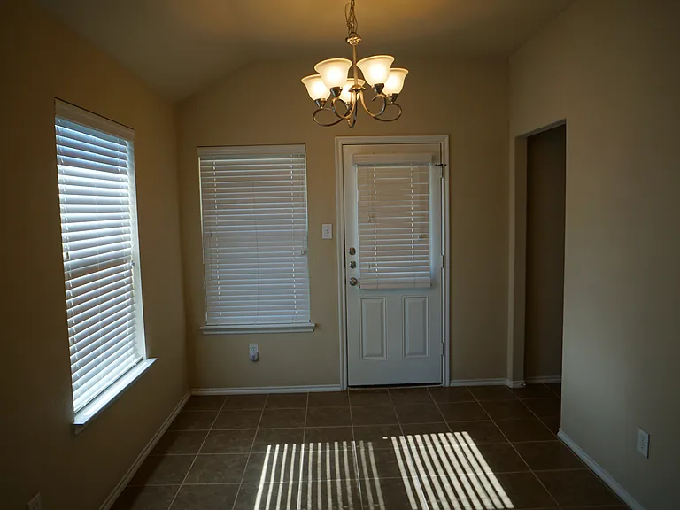 1817 Berrywood Dr — Photo 4