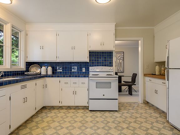 4th image of 1201 Parkinson Ave