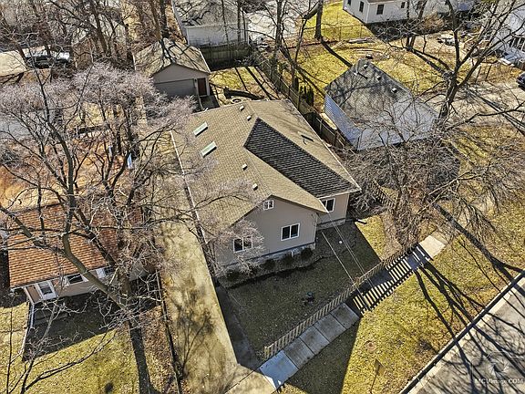2nd image of 417 Thornton St