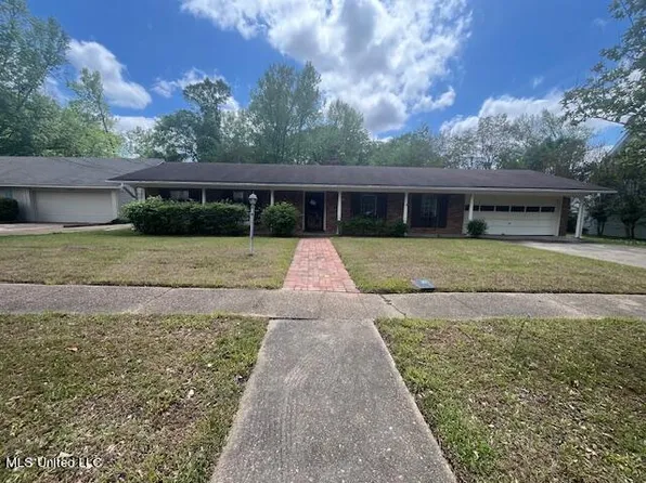 1336 Riverwood Dr, Jackson, MS 39211