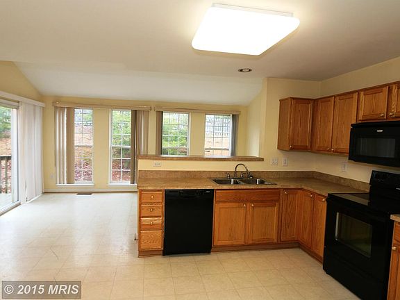 2nd image of 10 Kimmer Ct