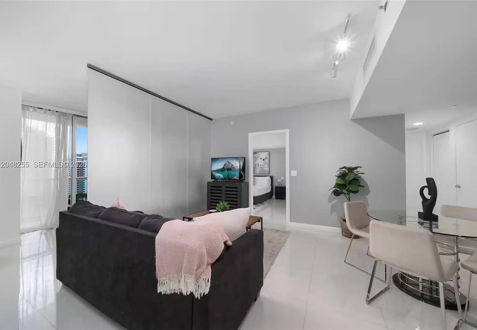 Icon Brickell Condo No 3 — Photo 3