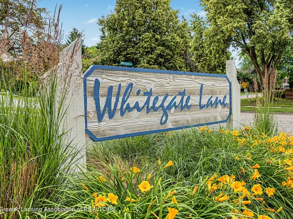 1725 Whitegate Ln, East Lansing, MI 48823