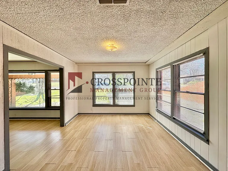 1107 Dogwood St — Photo 7
