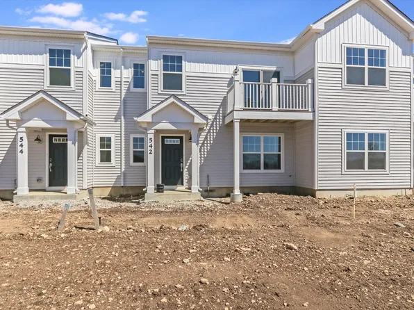 542 Comstock Rd, South Elgin, IL 60177