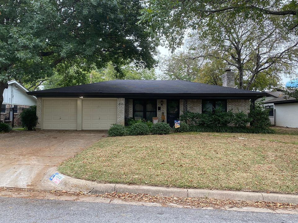 1st image of 805 Blue Lake Dr