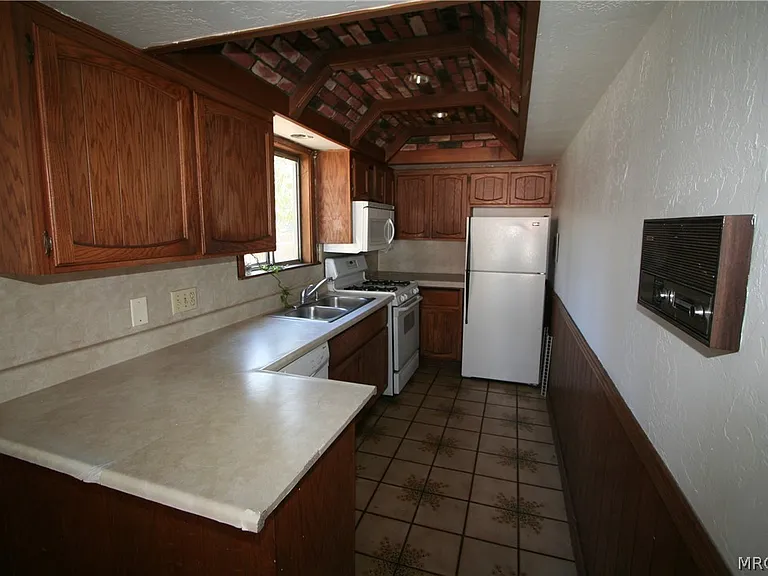 1109 W Aeroplane Blvd — Photo 2