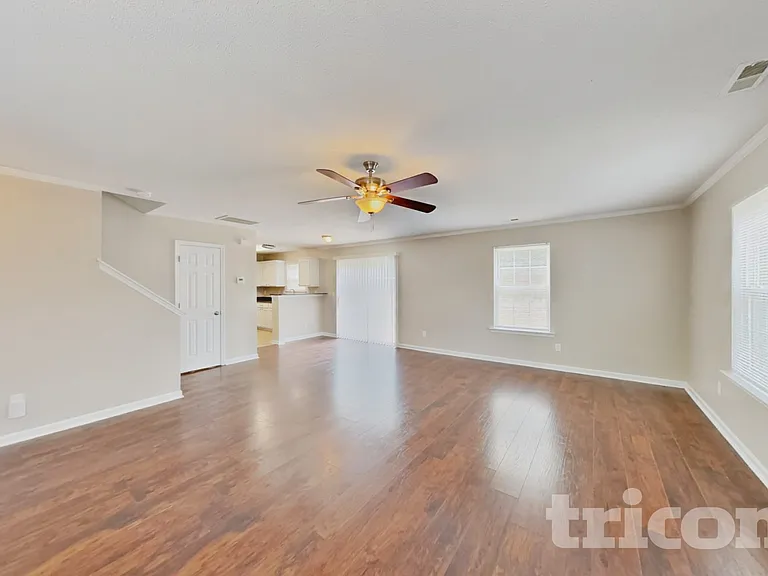 223 Pebblestone Dr — Photo 2