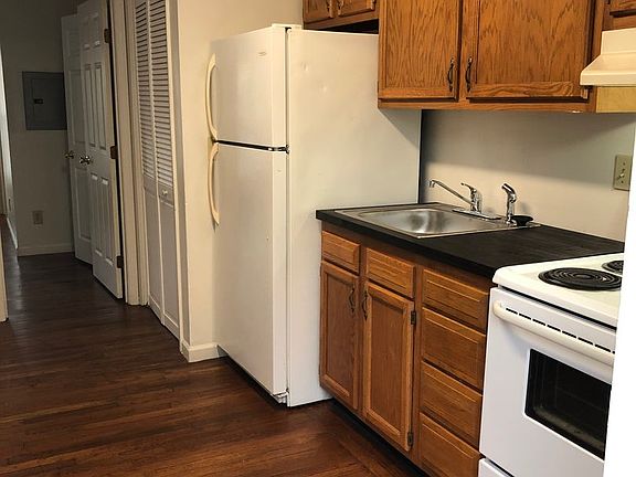 5th image of 1425 S Walnut St #6