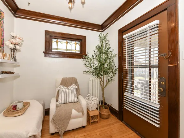 3271 South 10th STREET, Milwaukee, WI 53215