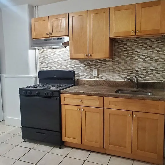 182 Walnut Ave #2 — Photo 2