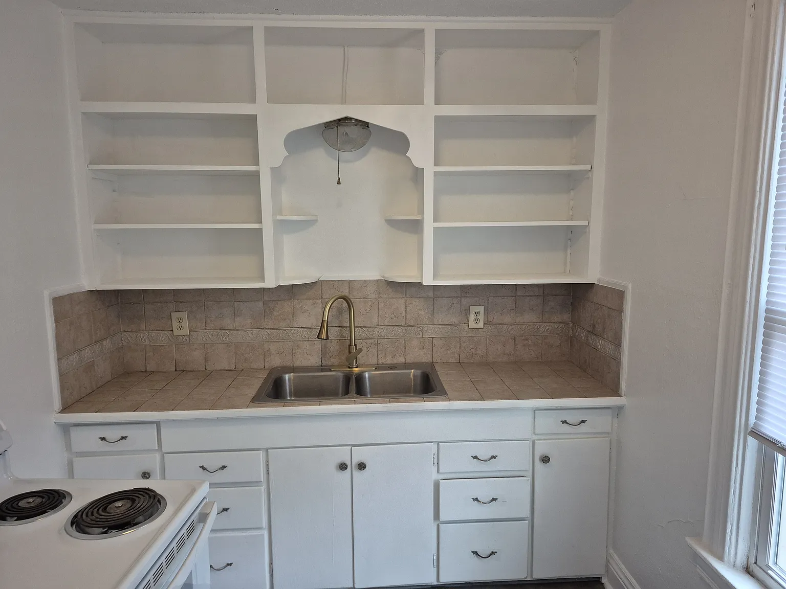 811 Washington St — Photo 4